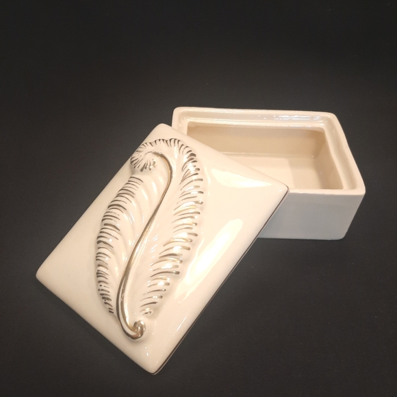 Vintage Cigarette Trinket Lidded Box with Feather Design - Picture 2 of 7